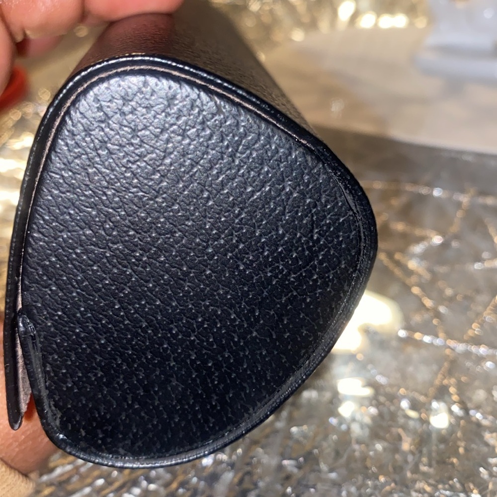 BURBERRY Sunglass/glass holder! Like new! - Picture 5 of 8